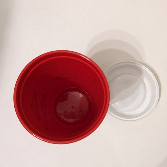 Starbucks red cup 2023 holiday 16 oz reusable with lid excellent used condition - Picture 5 of 5